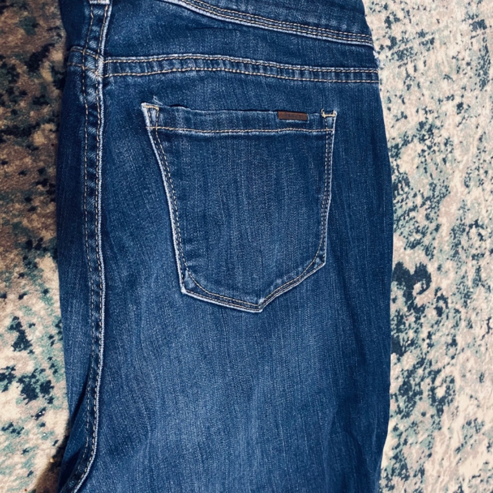 Capris - Picture 2 of 3